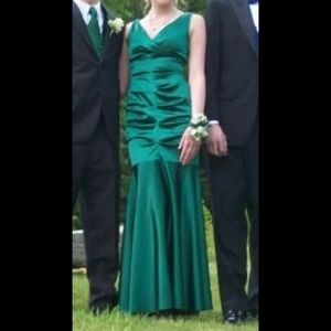 Emerald Green Satin Mermaid Evening Gown